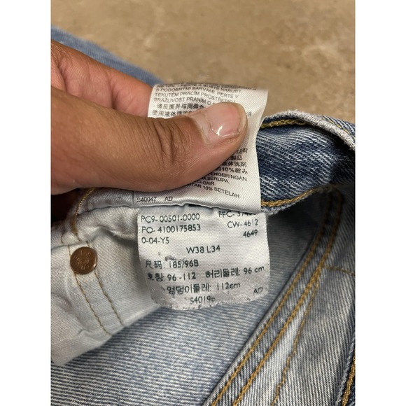 Levis 501 Jeans Mens 36x29 Light Wash Blue Straight Leg Button Fly Distressed - Picture 9 of 16